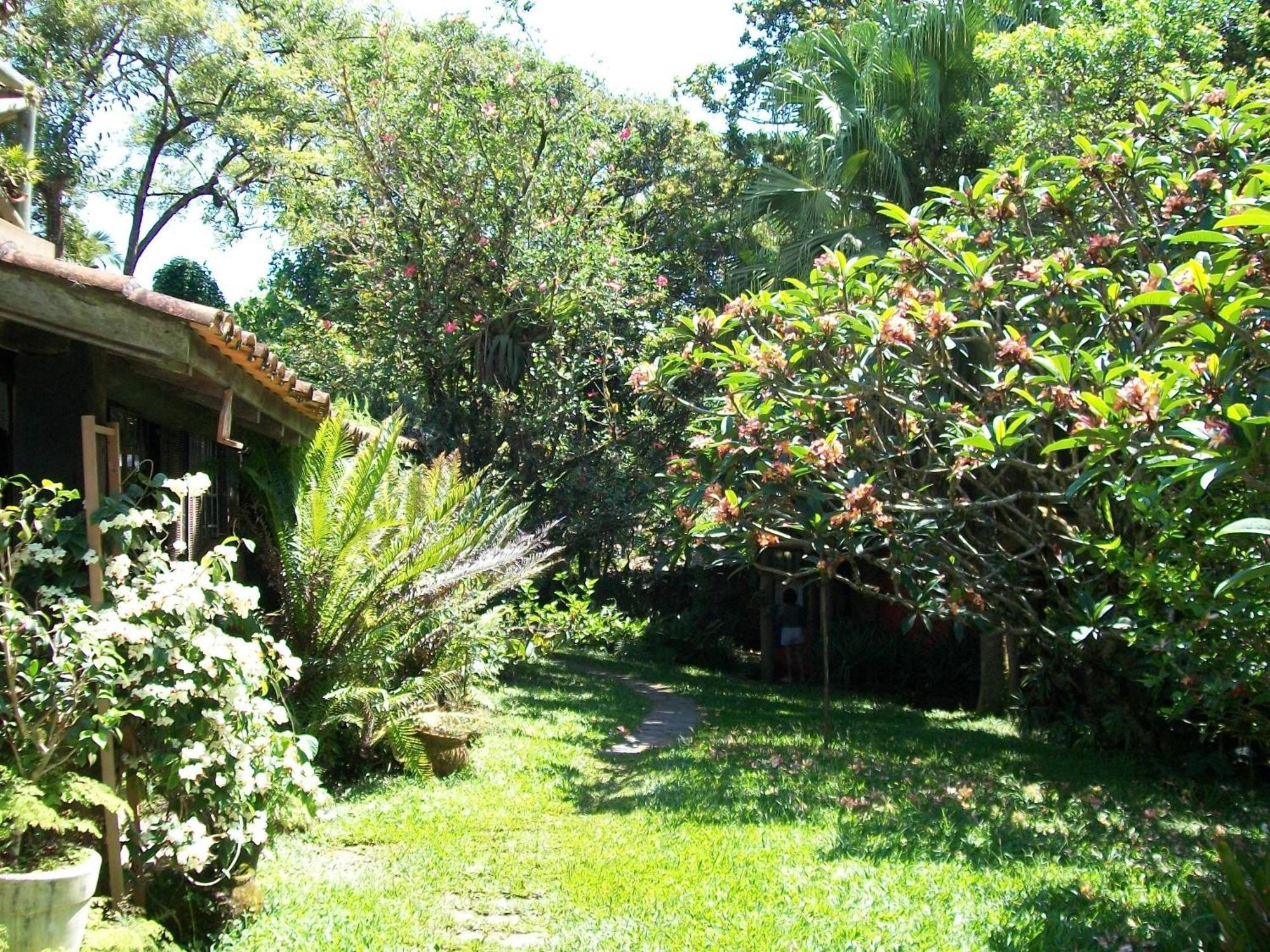 Regina Guest House Praia do Rosa Exteriör bild