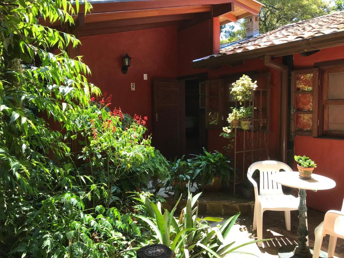 Regina Guest House Praia do Rosa Exteriör bild